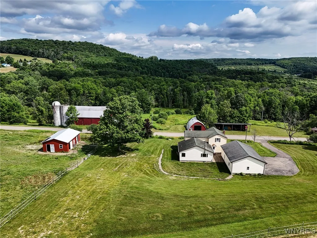 9935 Swift Road, Cuba, New York 14727, Cuba, New York 14727, 5 Bedrooms Bedrooms, 11 Rooms Rooms,3 BathroomsBathrooms,Residential,For Sale,9935 Swift Road, Cuba, New York 14727,B1621049