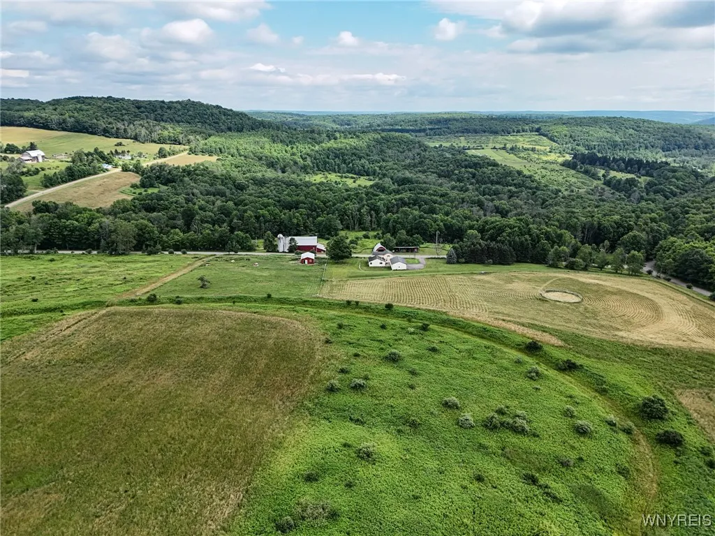 9935 Swift Road, Cuba, New York 14727, Cuba, New York 14727, 5 Bedrooms Bedrooms, 11 Rooms Rooms,3 BathroomsBathrooms,Residential,For Sale,9935 Swift Road, Cuba, New York 14727,B1621049