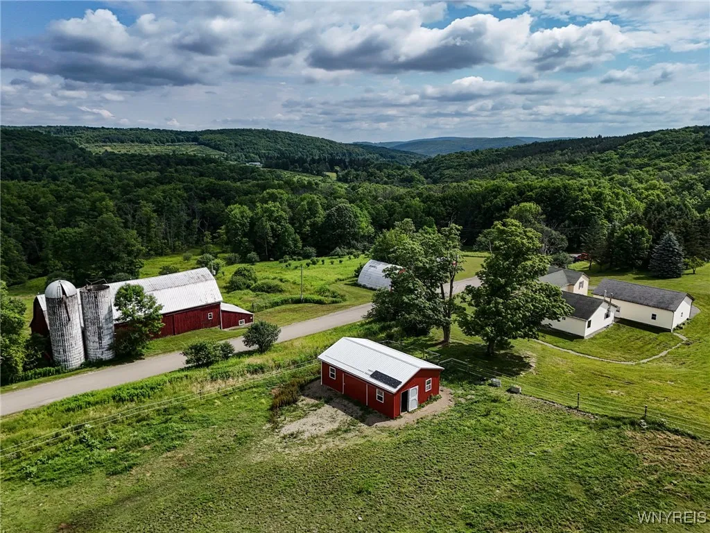 9935 Swift Road, Cuba, New York 14727, Cuba, New York 14727, 5 Bedrooms Bedrooms, 11 Rooms Rooms,3 BathroomsBathrooms,Residential,For Sale,9935 Swift Road, Cuba, New York 14727,B1621049