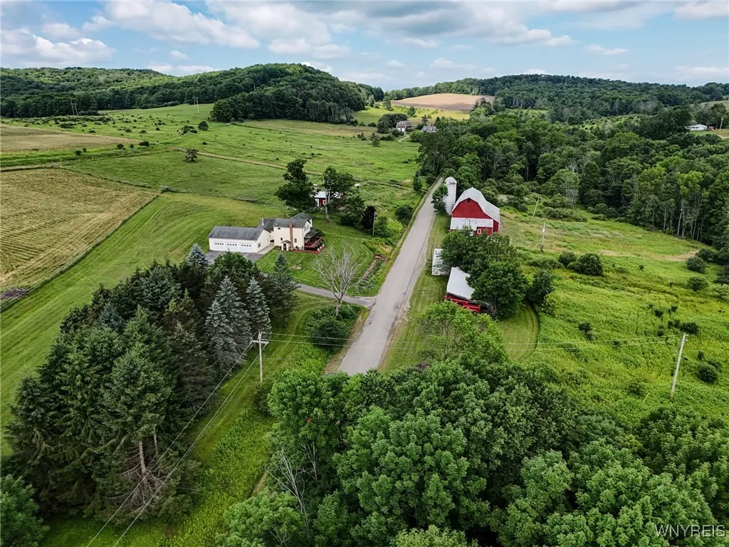 9935 Swift Road, Cuba, New York 14727, Cuba, New York 14727, 5 Bedrooms Bedrooms, 11 Rooms Rooms,3 BathroomsBathrooms,Residential,For Sale,9935 Swift Road, Cuba, New York 14727,B1621049