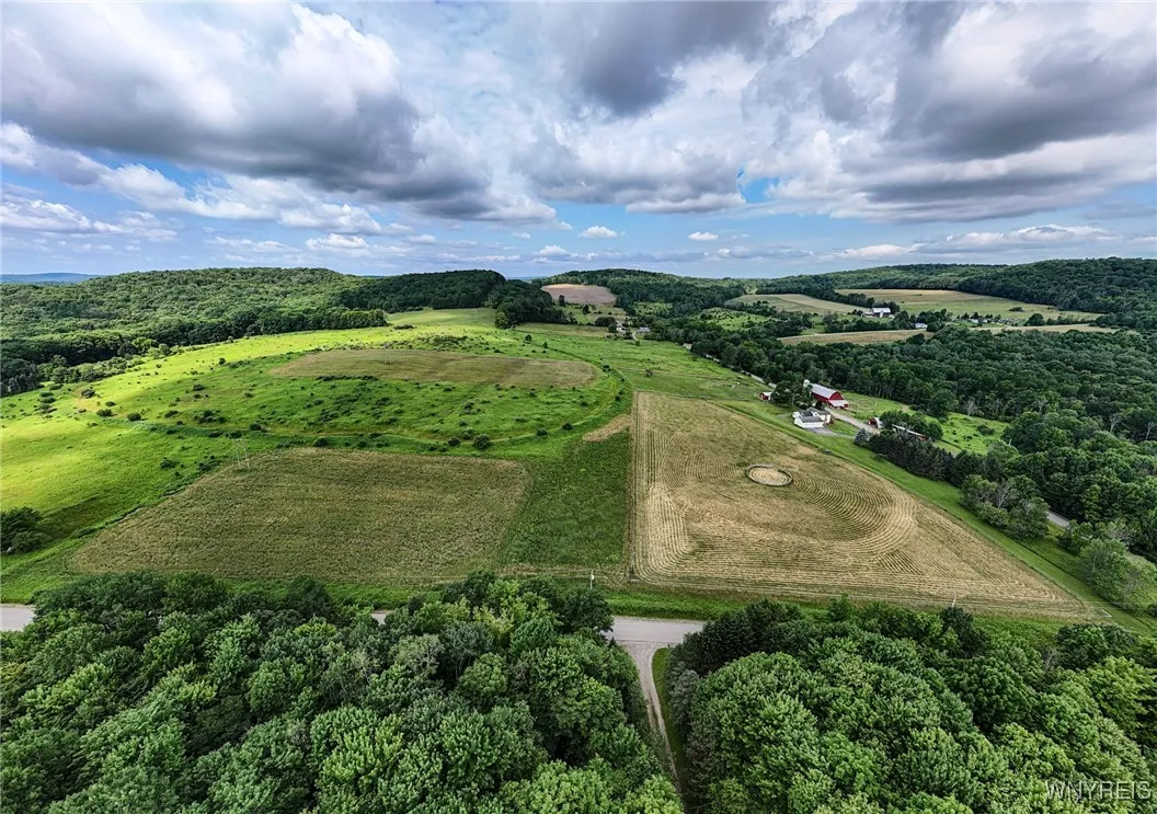 9935 Swift Road, Cuba, New York 14727, Cuba, New York 14727, 5 Bedrooms Bedrooms, 11 Rooms Rooms,3 BathroomsBathrooms,Residential,For Sale,9935 Swift Road, Cuba, New York 14727,B1621049
