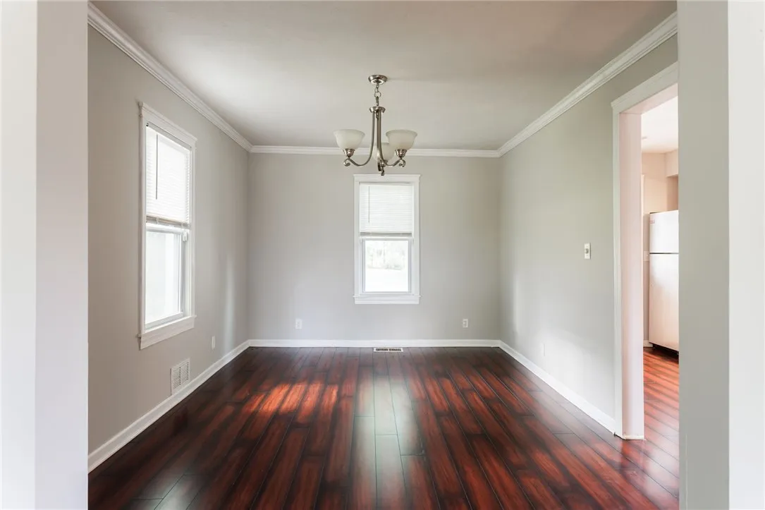 93 Atwell Street, Rochester, New York 14612, Rochester, New York 14612, 2 Bedrooms Bedrooms, 5 Rooms Rooms,1 BathroomBathrooms,Residential,For Sale,93 Atwell Street, Rochester, New York 14612,R1621574