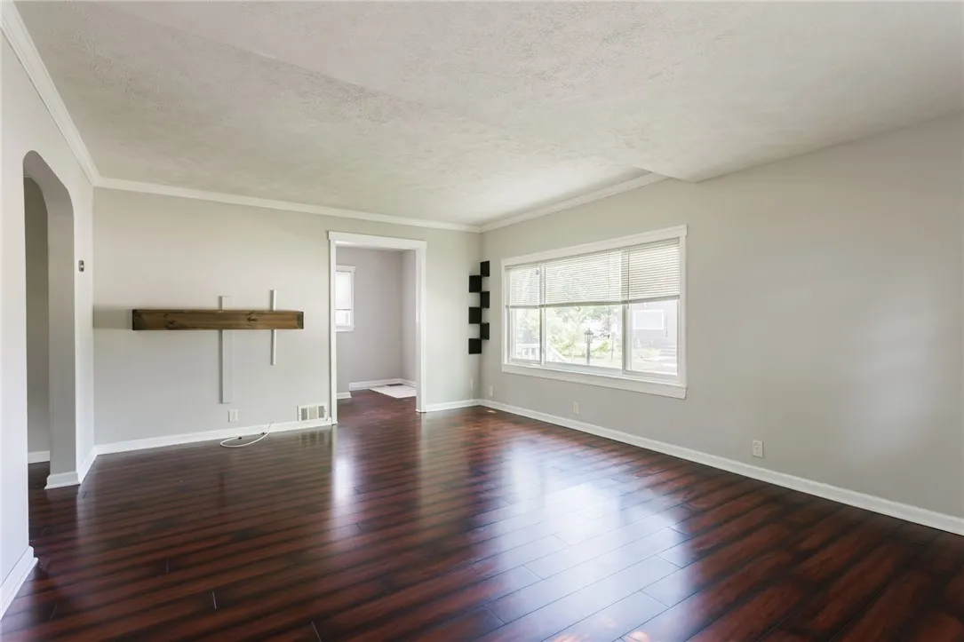 93 Atwell Street, Rochester, New York 14612, Rochester, New York 14612, 2 Bedrooms Bedrooms, 5 Rooms Rooms,1 BathroomBathrooms,Residential,For Sale,93 Atwell Street, Rochester, New York 14612,R1621574