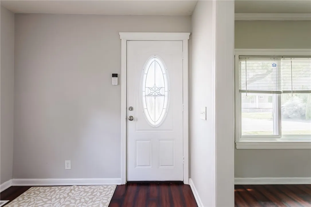 93 Atwell Street, Rochester, New York 14612, Rochester, New York 14612, 2 Bedrooms Bedrooms, 5 Rooms Rooms,1 BathroomBathrooms,Residential,For Sale,93 Atwell Street, Rochester, New York 14612,R1621574
