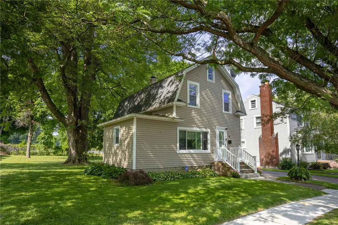 93 Atwell Street, Rochester, New York 14612, Rochester, New York 14612, 2 Bedrooms Bedrooms, 5 Rooms Rooms,1 BathroomBathrooms,Residential,For Sale,93 Atwell Street, Rochester, New York 14612,R1621574