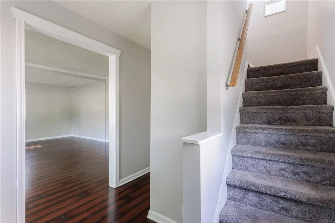 93 Atwell Street, Rochester, New York 14612, Rochester, New York 14612, 2 Bedrooms Bedrooms, 5 Rooms Rooms,1 BathroomBathrooms,Residential,For Sale,93 Atwell Street, Rochester, New York 14612,R1621574