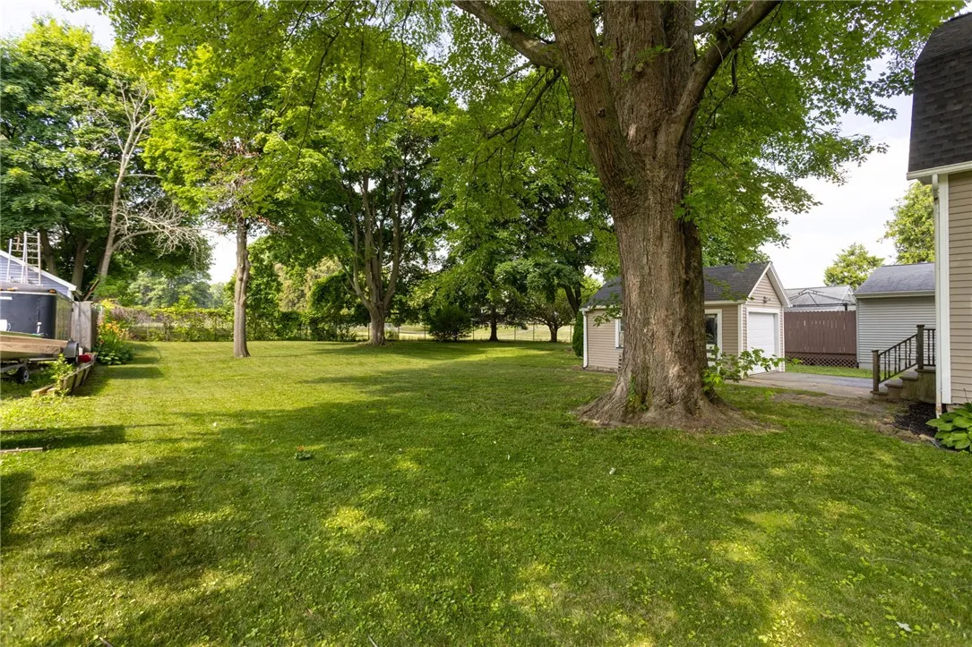93 Atwell Street, Rochester, New York 14612, Rochester, New York 14612, 2 Bedrooms Bedrooms, 5 Rooms Rooms,1 BathroomBathrooms,Residential,For Sale,93 Atwell Street, Rochester, New York 14612,R1621574
