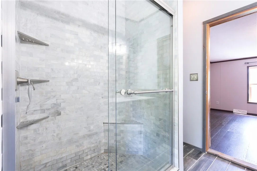 Main Bedroom\'s Bathroom