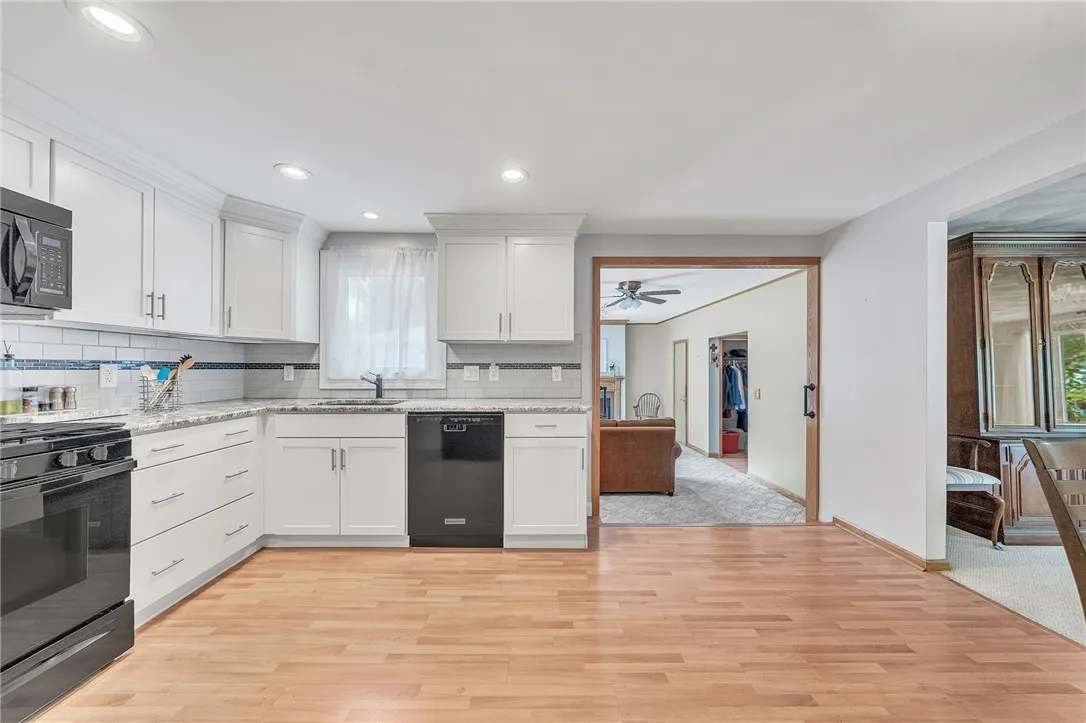 129 Patrice, Amherst, New York 14221, Amherst, New York 14221, 3 Bedrooms Bedrooms, 7 Rooms Rooms,1 BathroomBathrooms,Residential,For Sale,129 Patrice, Amherst, New York 14221,R1621798