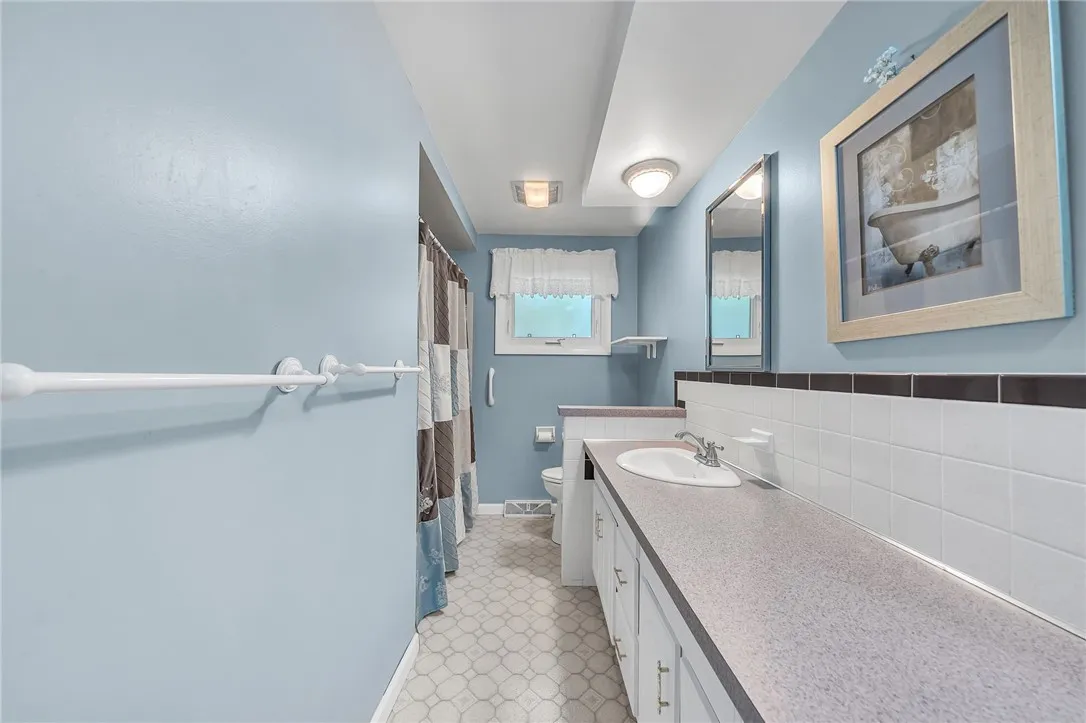 129 Patrice, Amherst, New York 14221, Amherst, New York 14221, 3 Bedrooms Bedrooms, 7 Rooms Rooms,1 BathroomBathrooms,Residential,For Sale,129 Patrice, Amherst, New York 14221,R1621798