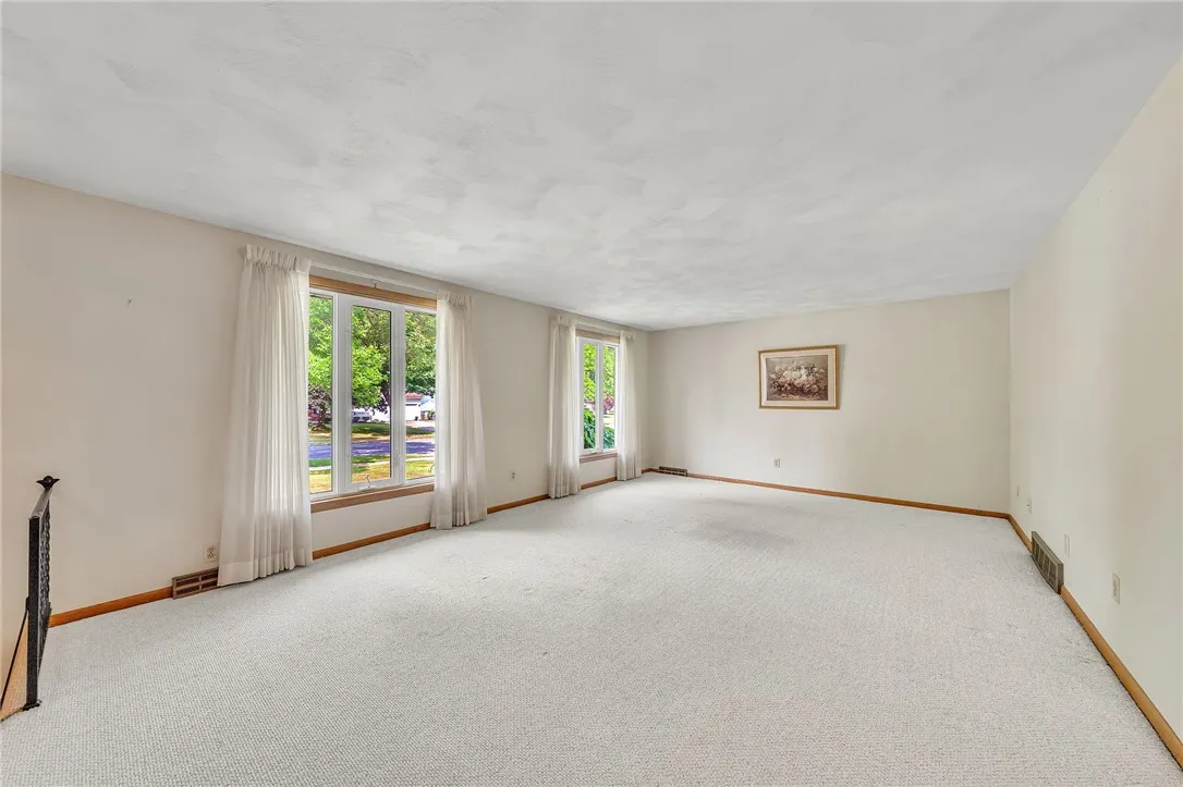 129 Patrice, Amherst, New York 14221, Amherst, New York 14221, 3 Bedrooms Bedrooms, 7 Rooms Rooms,1 BathroomBathrooms,Residential,For Sale,129 Patrice, Amherst, New York 14221,R1621798