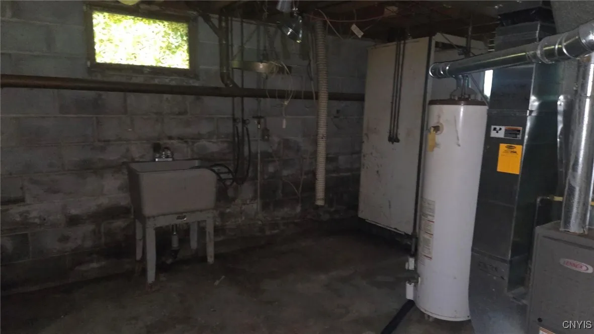 4115 Poplar Drive, Clay, New York 13090, Clay, New York 13090, 4 Bedrooms Bedrooms, 8 Rooms Rooms,1 BathroomBathrooms,Residential,Closed,4115 Poplar Drive, Clay, New York 13090,0,S1622025