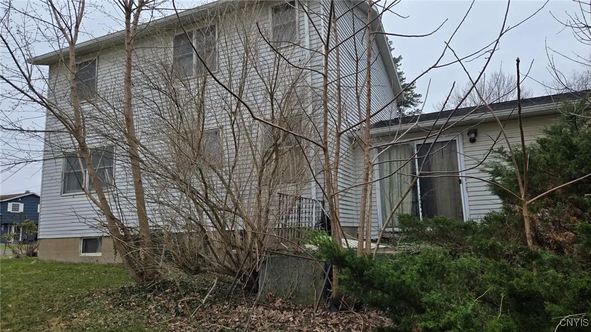 4115 Poplar Drive, Clay, New York 13090, Clay, New York 13090, 4 Bedrooms Bedrooms, 8 Rooms Rooms,1 BathroomBathrooms,Residential,Closed,4115 Poplar Drive, Clay, New York 13090,0,S1622025