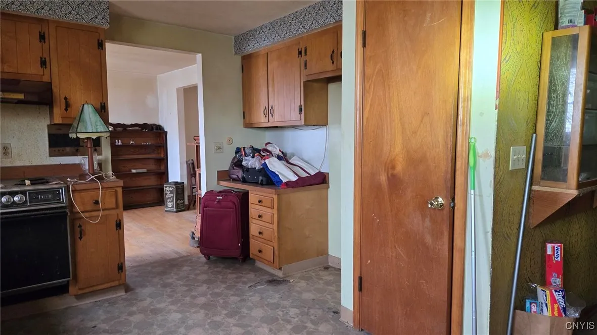 4115 Poplar Drive, Clay, New York 13090, Clay, New York 13090, 4 Bedrooms Bedrooms, 8 Rooms Rooms,1 BathroomBathrooms,Residential,Closed,4115 Poplar Drive, Clay, New York 13090,0,S1622025