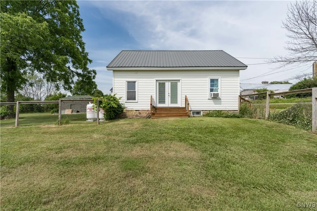 13051 State Route 3, Hounsfield, New York 13685, Hounsfield, New York 13685, 2 Bedrooms Bedrooms, 6 Rooms Rooms,1 BathroomBathrooms,Residential,For Sale,13051 State Route 3, Hounsfield, New York 13685,S1621464
