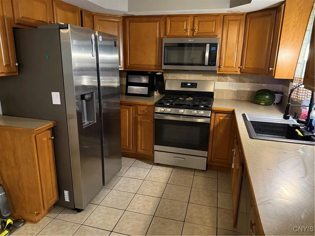 10 North 8th Street, Fulton, New York 13069, Fulton, New York 13069, 3 Bedrooms Bedrooms, 10 Rooms Rooms,2 BathroomsBathrooms,Residential,For Sale,10 North 8th Street, Fulton, New York 13069,S1621862