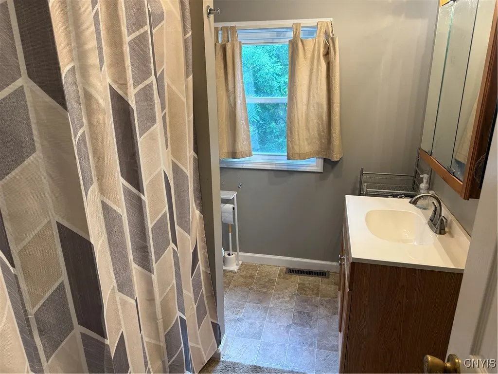 10 North 8th Street, Fulton, New York 13069, Fulton, New York 13069, 3 Bedrooms Bedrooms, 10 Rooms Rooms,2 BathroomsBathrooms,Residential,For Sale,10 North 8th Street, Fulton, New York 13069,S1621862