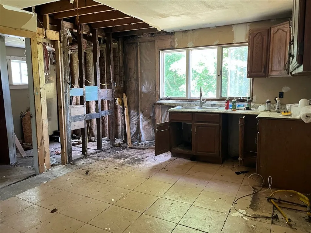 10276 Roosevelt Highway, Yates, New York 14098, Yates, New York 14098, 3 Bedrooms Bedrooms, 8 Rooms Rooms,1 BathroomBathrooms,Residential,For Sale,10276 Roosevelt Highway, Yates, New York 14098,R1621801