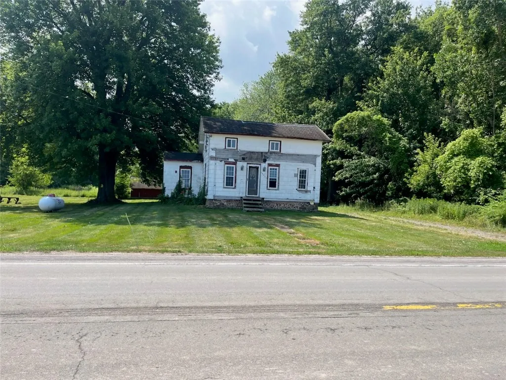 10276 Roosevelt Highway, Yates, New York 14098, Yates, New York 14098, 3 Bedrooms Bedrooms, 8 Rooms Rooms,1 BathroomBathrooms,Residential,For Sale,10276 Roosevelt Highway, Yates, New York 14098,R1621801