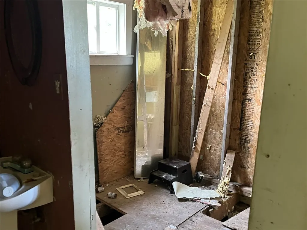 10276 Roosevelt Highway, Yates, New York 14098, Yates, New York 14098, 3 Bedrooms Bedrooms, 8 Rooms Rooms,1 BathroomBathrooms,Residential,For Sale,10276 Roosevelt Highway, Yates, New York 14098,R1621801