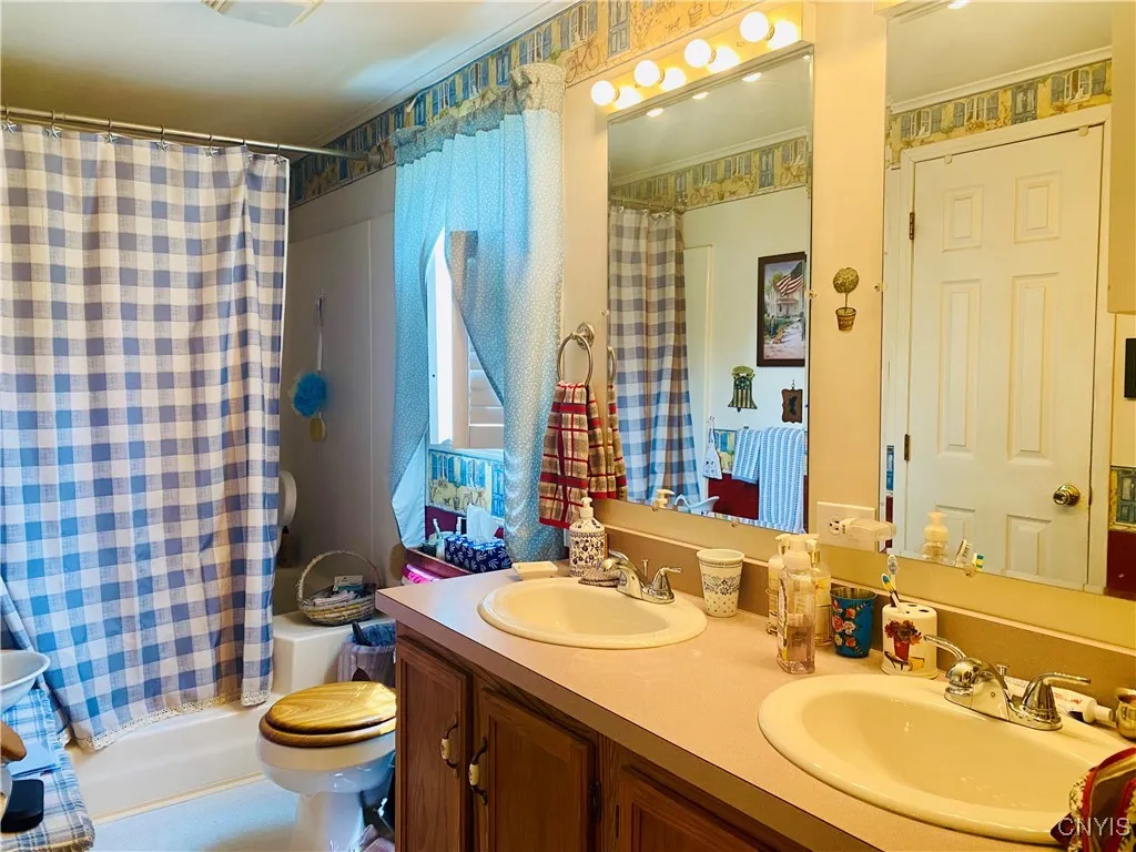 Master bathroom is so spacious with large soaker bathtub