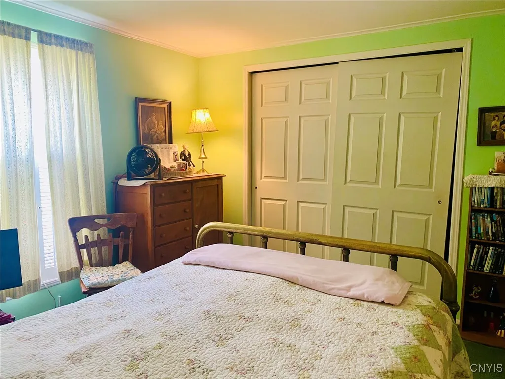 Large closet in 2nd bedroom