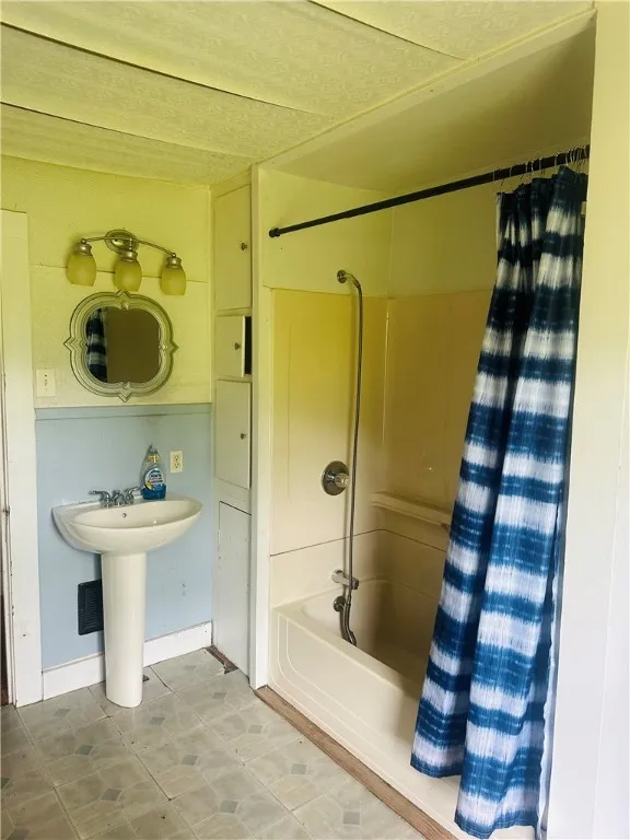 37 Stockton Avenue, Walton, New York 13856, Walton, New York 13856, 3 Bedrooms Bedrooms, 11 Rooms Rooms,1 BathroomBathrooms,Residential,For Sale,37 Stockton Avenue, Walton, New York 13856,R1621816