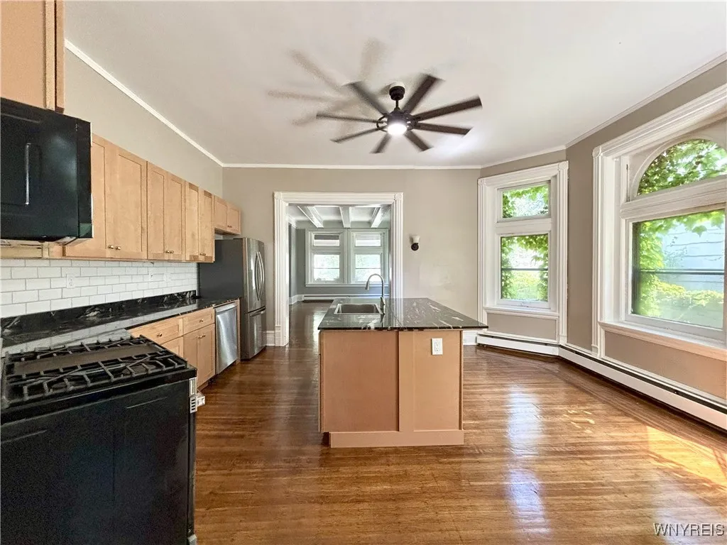 42 Richmond Avenue, Buffalo, New York 14222, Buffalo, New York 14222, 2 Bedrooms Bedrooms, 8 Rooms Rooms,1 BathroomBathrooms,Residential Lease,For Rent,42 Richmond Avenue, Buffalo, New York 14222,B1621742