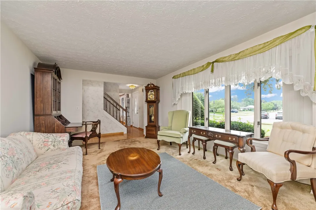 112 Red Rock Circle, Greece, New York 14626, Greece, New York 14626, 5 Bedrooms Bedrooms, 13 Rooms Rooms,4 BathroomsBathrooms,Residential,For Sale,112 Red Rock Circle, Greece, New York 14626,R1621143