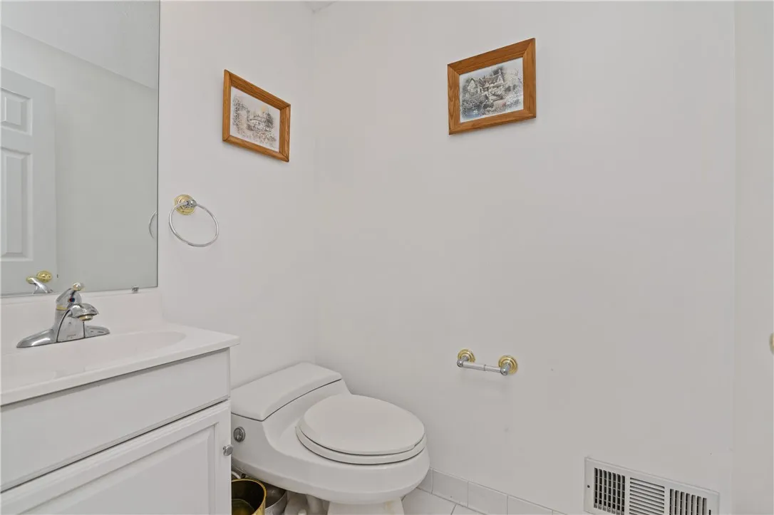 112 Red Rock Circle, Greece, New York 14626, Greece, New York 14626, 5 Bedrooms Bedrooms, 13 Rooms Rooms,4 BathroomsBathrooms,Residential,For Sale,112 Red Rock Circle, Greece, New York 14626,R1621143