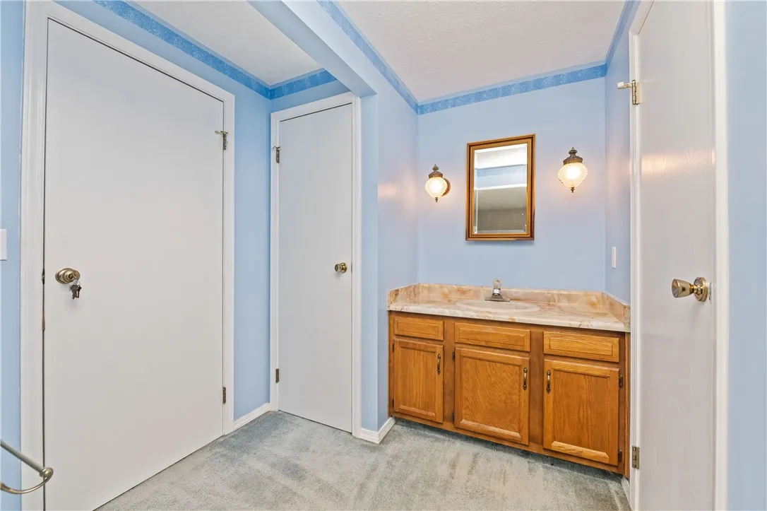 112 Red Rock Circle, Greece, New York 14626, Greece, New York 14626, 5 Bedrooms Bedrooms, 13 Rooms Rooms,4 BathroomsBathrooms,Residential,For Sale,112 Red Rock Circle, Greece, New York 14626,R1621143