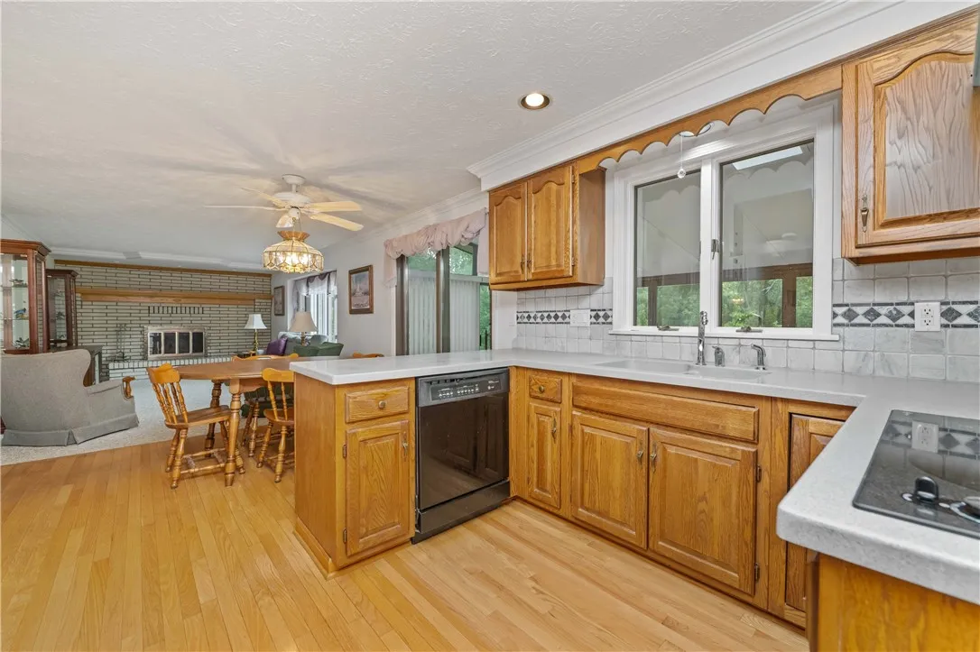 112 Red Rock Circle, Greece, New York 14626, Greece, New York 14626, 5 Bedrooms Bedrooms, 13 Rooms Rooms,4 BathroomsBathrooms,Residential,For Sale,112 Red Rock Circle, Greece, New York 14626,R1621143