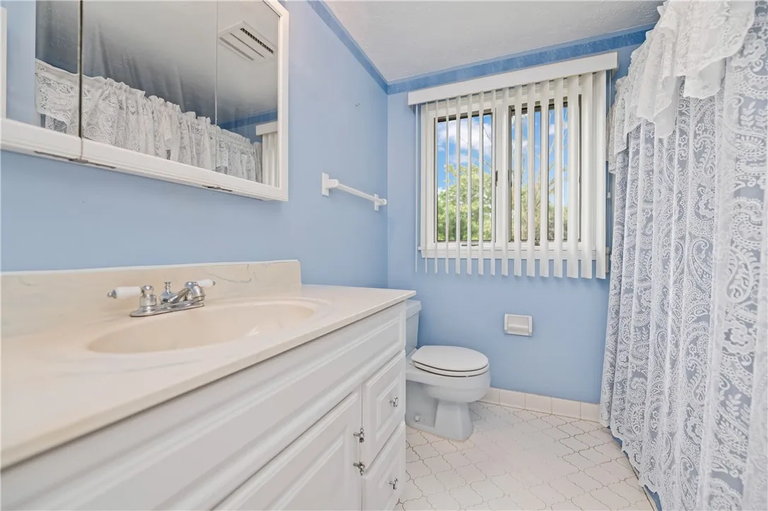 112 Red Rock Circle, Greece, New York 14626, Greece, New York 14626, 5 Bedrooms Bedrooms, 13 Rooms Rooms,4 BathroomsBathrooms,Residential,For Sale,112 Red Rock Circle, Greece, New York 14626,R1621143