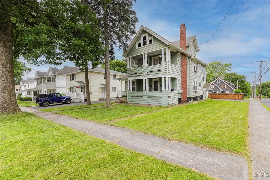 423 Highland Avenue, Dewitt, New York 13057, De Witt, New York 13057, 6 Bedrooms Bedrooms, ,2 BathroomsBathrooms,Residential,For Sale,423 Highland Avenue, Dewitt, New York 13057,S1621820