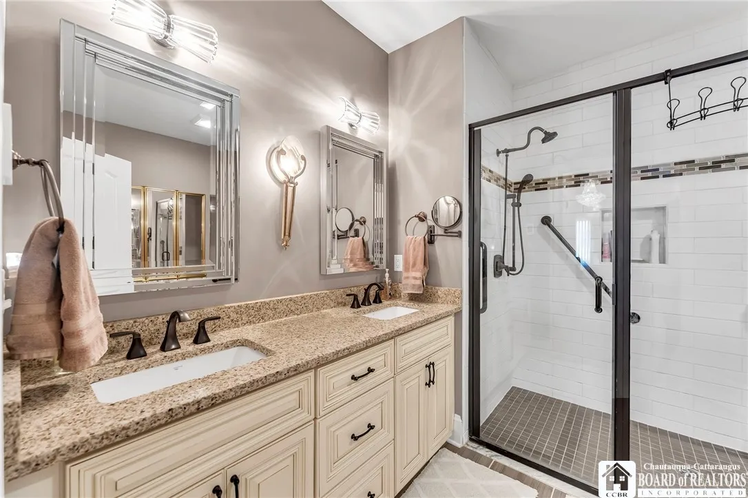 743 Legacy Drive 209, Lewiston, New York 14092, Lewiston, New York 14092, 3 Bedrooms Bedrooms, 7 Rooms Rooms,2 BathroomsBathrooms,Residential,For Sale,743 Legacy Drive 209, Lewiston, New York 14092,R1622074