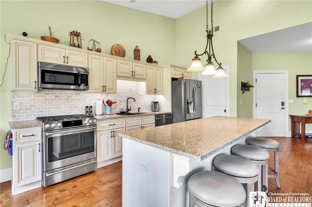 743 Legacy Drive 209, Lewiston, New York 14092, Lewiston, New York 14092, 3 Bedrooms Bedrooms, 7 Rooms Rooms,2 BathroomsBathrooms,Residential,For Sale,743 Legacy Drive 209, Lewiston, New York 14092,R1622074