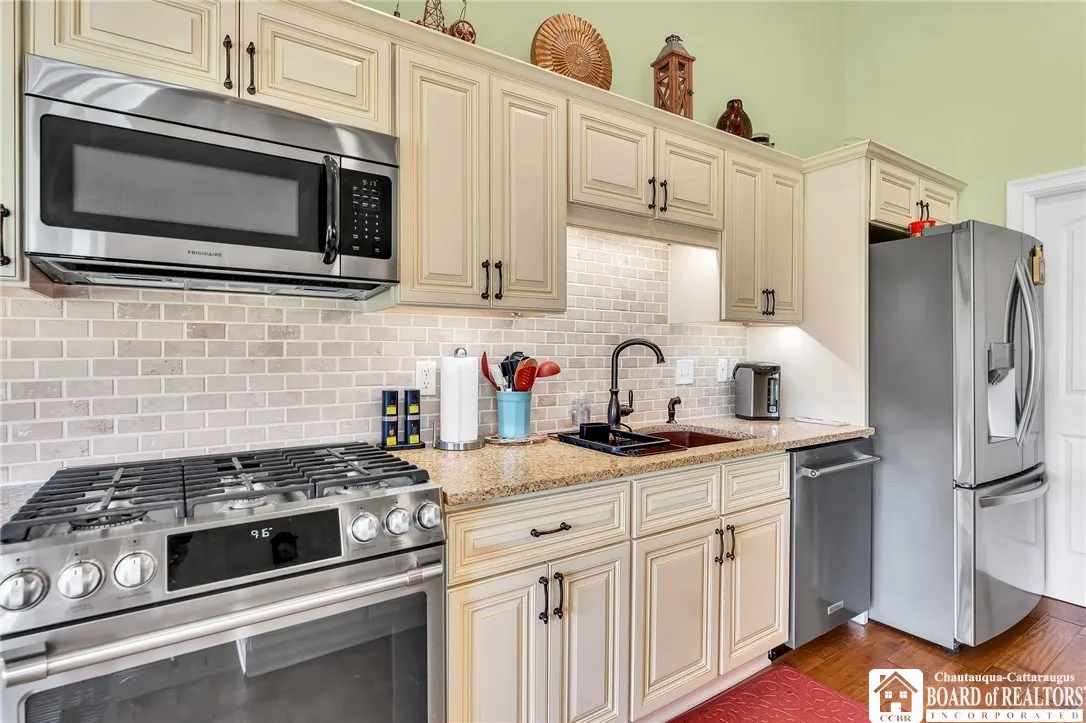 743 Legacy Drive 209, Lewiston, New York 14092, Lewiston, New York 14092, 3 Bedrooms Bedrooms, 7 Rooms Rooms,2 BathroomsBathrooms,Residential,For Sale,743 Legacy Drive 209, Lewiston, New York 14092,R1622074
