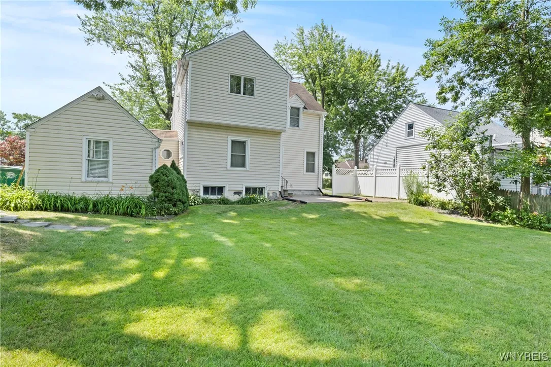 9120 Champlain Avenue, Niagara Falls, New York 143, Niagara Falls, New York 14304, 3 Bedrooms Bedrooms, 7 Rooms Rooms,1 BathroomBathrooms,Residential,For Sale,9120 Champlain Avenue, Niagara Falls, New York 143,B1621784