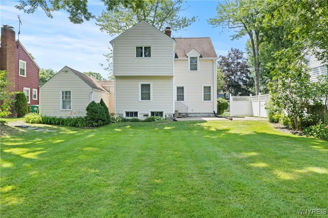 9120 Champlain Avenue, Niagara Falls, New York 143, Niagara Falls, New York 14304, 3 Bedrooms Bedrooms, 7 Rooms Rooms,1 BathroomBathrooms,Residential,For Sale,9120 Champlain Avenue, Niagara Falls, New York 143,B1621784