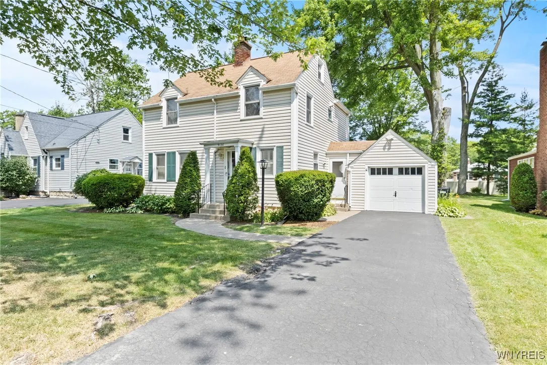 9120 Champlain Avenue, Niagara Falls, New York 143, Niagara Falls, New York 14304, 3 Bedrooms Bedrooms, 7 Rooms Rooms,1 BathroomBathrooms,Residential,For Sale,9120 Champlain Avenue, Niagara Falls, New York 143,B1621784