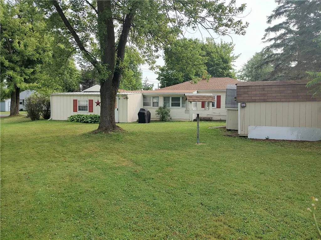 1 Seneca Circle, Seneca Falls, New York 13148, Seneca Falls, New York 13148, 2 Bedrooms Bedrooms, 7 Rooms Rooms,1 BathroomBathrooms,Residential,For Sale,1 Seneca Circle, Seneca Falls, New York 13148,R1622060