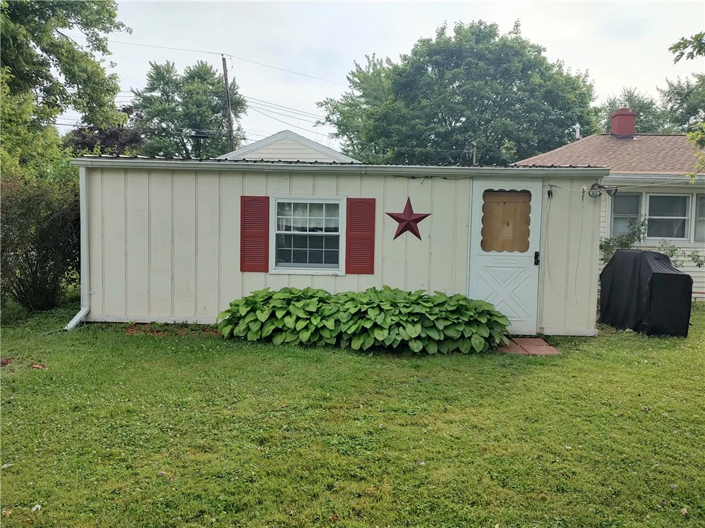 1 Seneca Circle, Seneca Falls, New York 13148, Seneca Falls, New York 13148, 2 Bedrooms Bedrooms, 7 Rooms Rooms,1 BathroomBathrooms,Residential,For Sale,1 Seneca Circle, Seneca Falls, New York 13148,R1622060