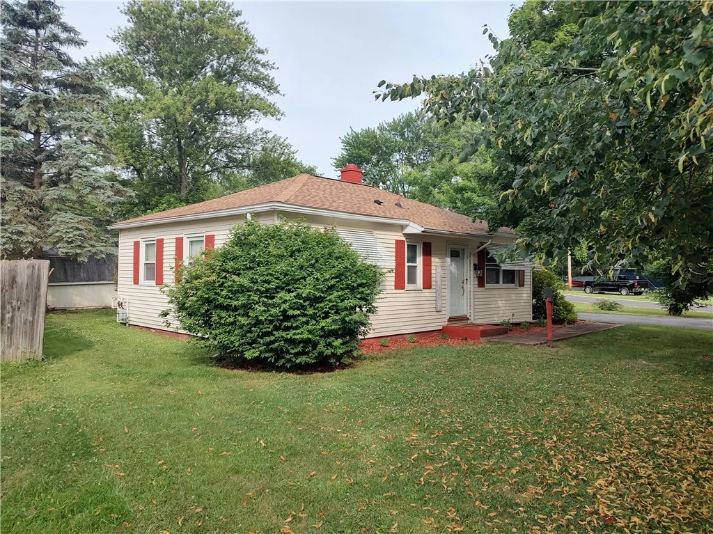 1 Seneca Circle, Seneca Falls, New York 13148, Seneca Falls, New York 13148, 2 Bedrooms Bedrooms, 7 Rooms Rooms,1 BathroomBathrooms,Residential,For Sale,1 Seneca Circle, Seneca Falls, New York 13148,R1622060