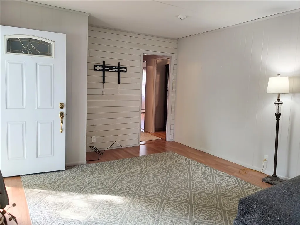 1 Seneca Circle, Seneca Falls, New York 13148, Seneca Falls, New York 13148, 2 Bedrooms Bedrooms, 7 Rooms Rooms,1 BathroomBathrooms,Residential,For Sale,1 Seneca Circle, Seneca Falls, New York 13148,R1622060