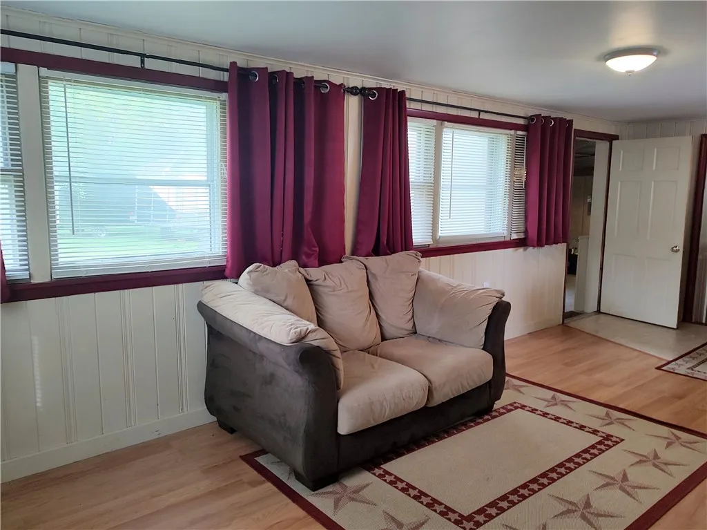 1 Seneca Circle, Seneca Falls, New York 13148, Seneca Falls, New York 13148, 2 Bedrooms Bedrooms, 7 Rooms Rooms,1 BathroomBathrooms,Residential,For Sale,1 Seneca Circle, Seneca Falls, New York 13148,R1622060