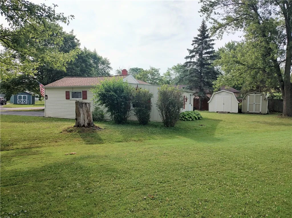 1 Seneca Circle, Seneca Falls, New York 13148, Seneca Falls, New York 13148, 2 Bedrooms Bedrooms, 7 Rooms Rooms,1 BathroomBathrooms,Residential,For Sale,1 Seneca Circle, Seneca Falls, New York 13148,R1622060