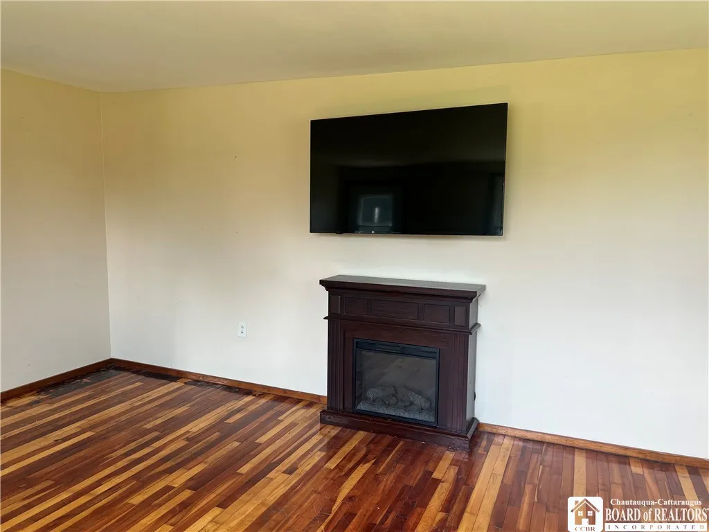 70 Williams Avenue, Wellsville, New York 14895, Wellsville, New York 14895, 2 Bedrooms Bedrooms, 6 Rooms Rooms,1 BathroomBathrooms,Residential,For Sale,70 Williams Avenue, Wellsville, New York 14895,R1621651