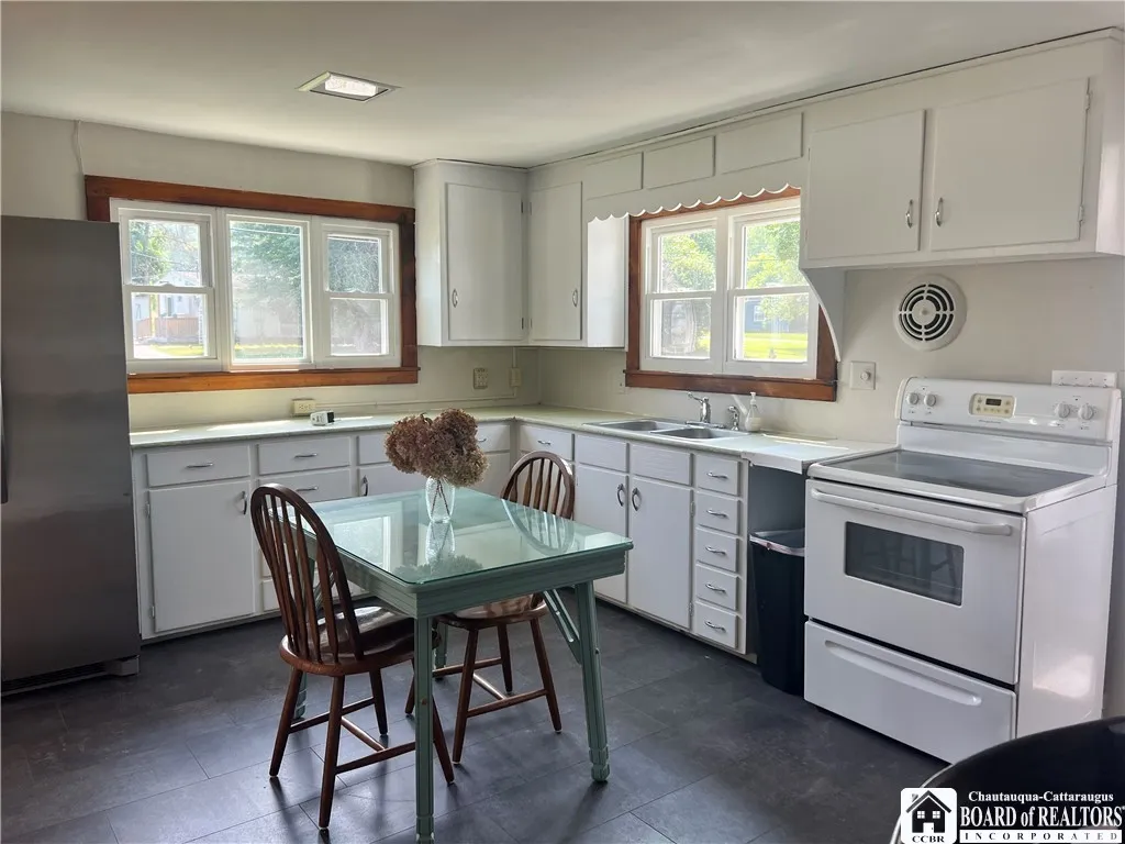 70 Williams Avenue, Wellsville, New York 14895, Wellsville, New York 14895, 2 Bedrooms Bedrooms, 6 Rooms Rooms,1 BathroomBathrooms,Residential,For Sale,70 Williams Avenue, Wellsville, New York 14895,R1621651