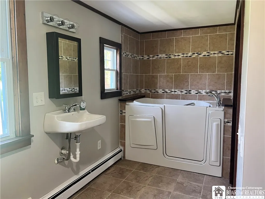 70 Williams Avenue, Wellsville, New York 14895, Wellsville, New York 14895, 2 Bedrooms Bedrooms, 6 Rooms Rooms,1 BathroomBathrooms,Residential,For Sale,70 Williams Avenue, Wellsville, New York 14895,R1621651