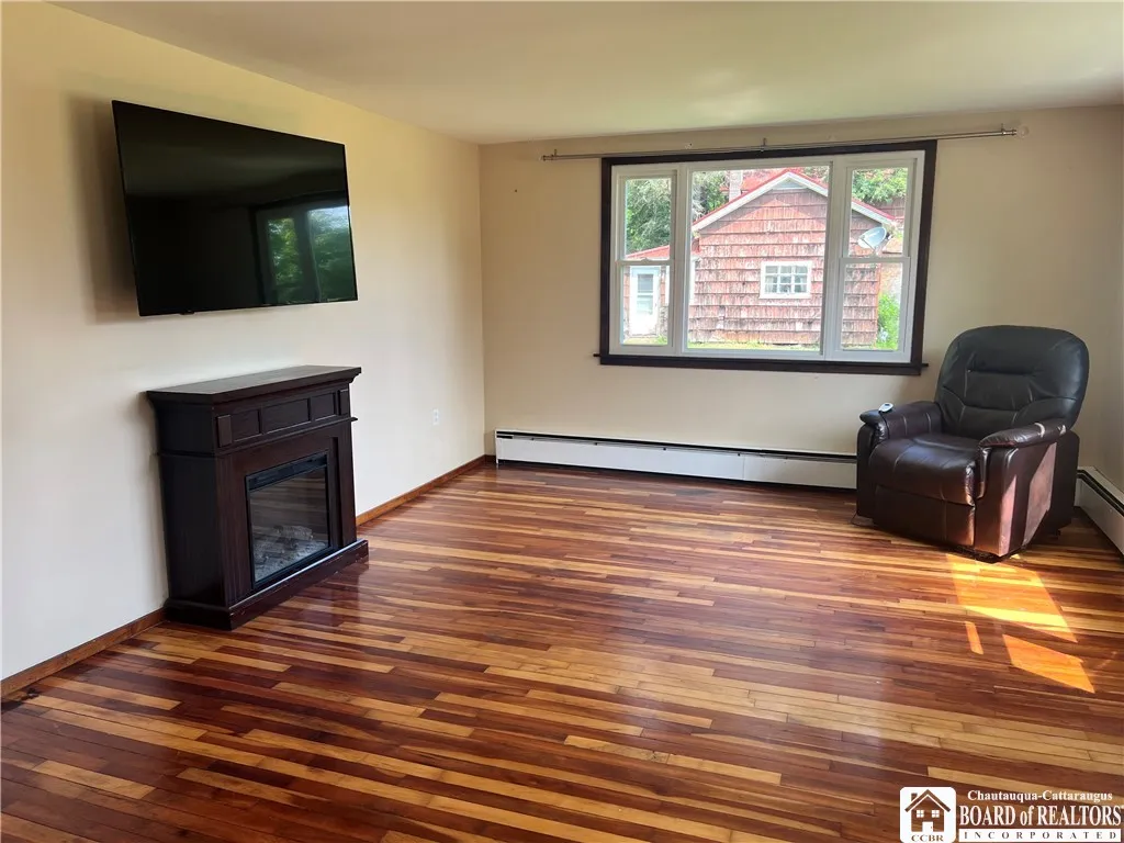 70 Williams Avenue, Wellsville, New York 14895, Wellsville, New York 14895, 2 Bedrooms Bedrooms, 6 Rooms Rooms,1 BathroomBathrooms,Residential,For Sale,70 Williams Avenue, Wellsville, New York 14895,R1621651